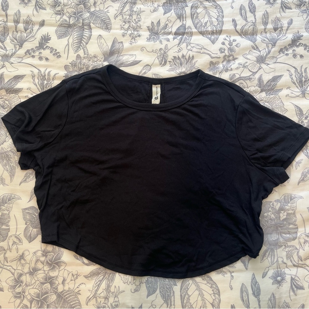 All in Motion Black Short Sleeve Cropped Relaxed T-Shirt